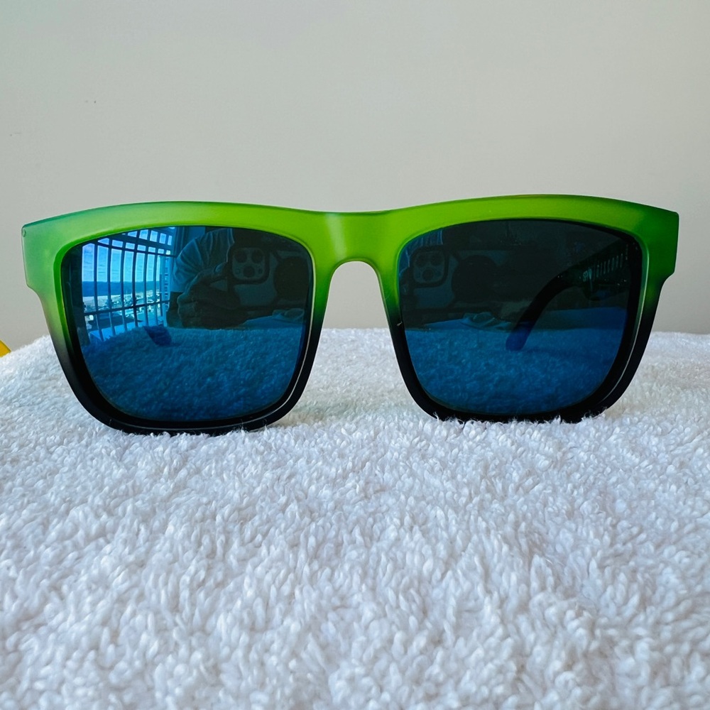 Men’s / Unisex Sunglasses - Two Pair - Green Wayfarer & White Rainbow Shield - Picture 9 of 10